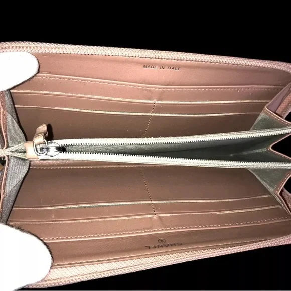 Chanel Boy Wallet - Picture 9 of 11